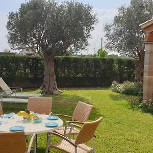 finca-son-gallina-con-piscina-y-jardin-en-sa-pobla.allmallorcahotels.com/